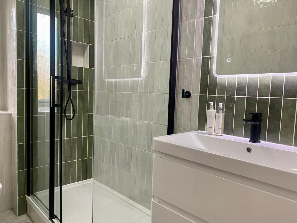 Newly Refurbished 2 Bedroom Apartment In South Лондон Экстерьер фото